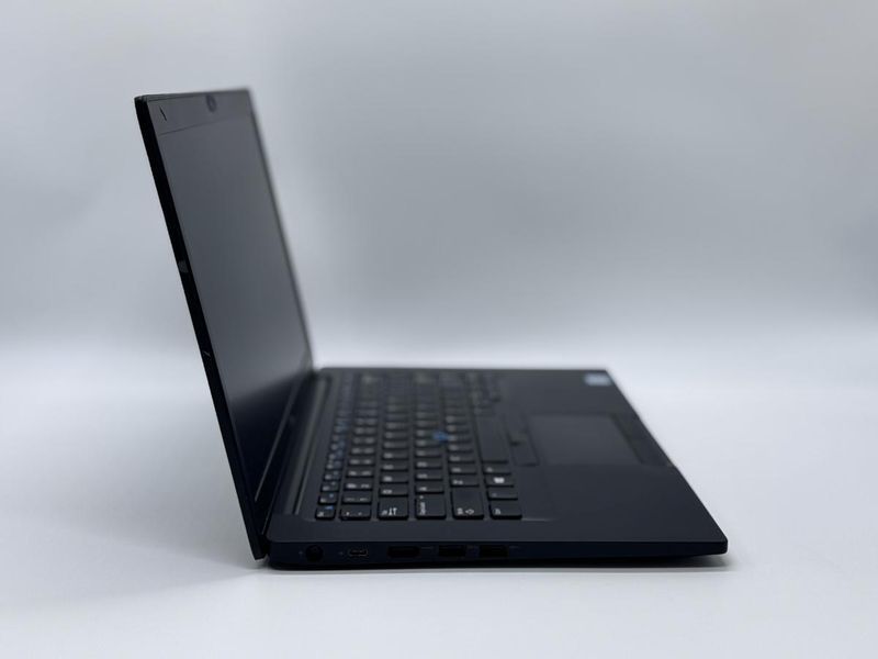 Фото Ноутбук Dell latitude 7490 14" FHD IPS (1920*1080) Intel&reg;Core i5-8250U (1,6 GHz up to 3,4 GHz) 4 ядра 8 потоків DDR5 8 GB SSD 128 GB Intel&reg; UHD Graphics 620 ( Вживаний ) 7655767666,