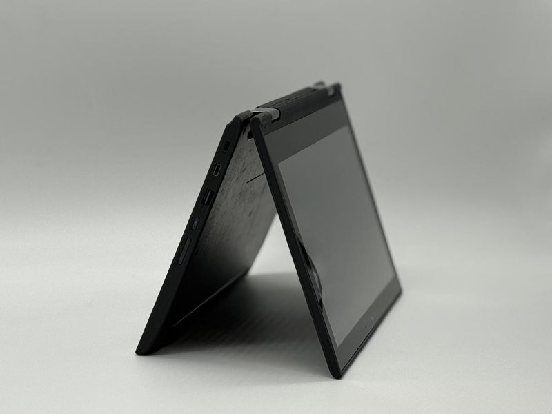 Фото Хромбук Lenovo 300e Chromebook Gen 2nd 11,6" Сенсорний IPS (1366*768) Intel Celeron N4100 (1,1 GHz up to 2,4 GHz) 4 ядра 4 потоки LPDDR4  8GB SSD eMMC  32GB Intel UHD Graphics 600 (Вживаний) 41b-38a,