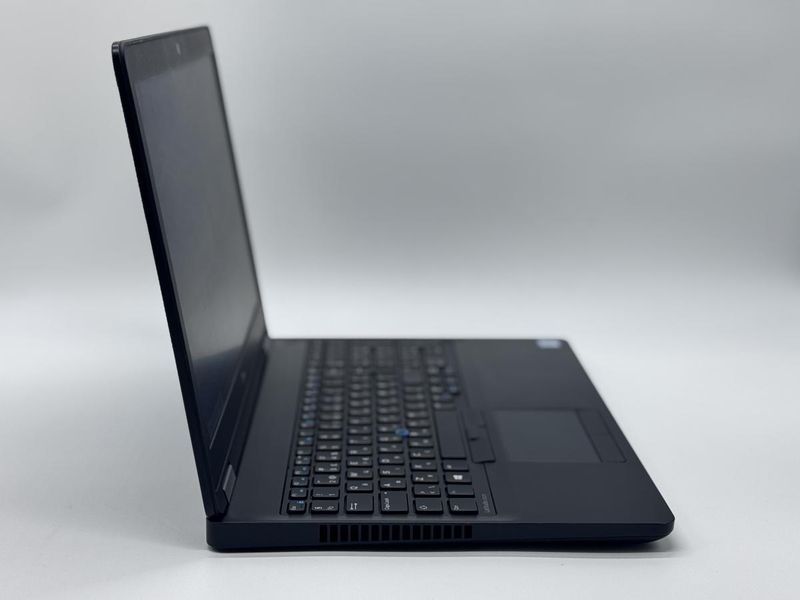 Фото Ноутбук Dell Latitude E5570 15,6" FHD IPS (1920*1080) Intel&reg;Core i5-6440HQ (2,6 GHz up to 3,5 GHz) 4 ядра 4 потоки DDR4 8 GB SSD 128 GB Intel&reg;HD Graphics 530 (Вживаний) CY5GNC2,