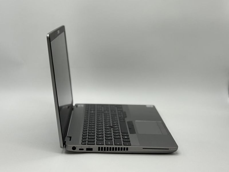 Фото Ноутбук Dell Latitude 5511 15.6" FHD IPS (1920*1080) Intel&reg; Core i5-10400H (2,6 GHz up to 4,6 GHz) 4 ядра 8 потоків DDR4 16 GB SSD 512 GB Intel&reg; UHD Graphics ( Вживаний ) 8L8ZB93,