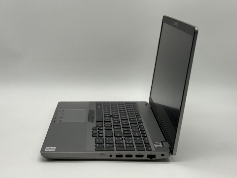 Фото Ноутбук Dell Latitude 5511 15.6" FHD IPS (1920*1080) Intel&reg; Core i5-10400H (2,6 GHz up to 4,6 GHz) 4 ядра 8 потоків DDR4 16 GB SSD 512 GB Intel&reg; UHD Graphics ( Вживаний ) 8L8ZB93,
