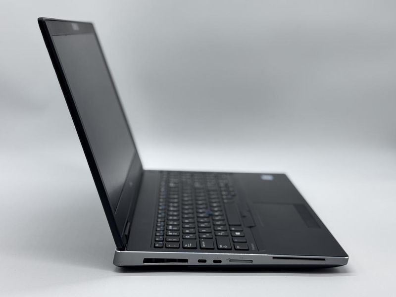 Фото Ноутбук Dell Precision 7530 15.6 FHD IPS (1920*1080) Intel&reg;Core i7-8850H (2,6 GHz up to 4,3 GHz) 6 ядер 12 потоків DDR5 16 GB SSD 128 GB Nvidia Quadro P2000 4 GB ( Вживаний ) GDDJJR2,