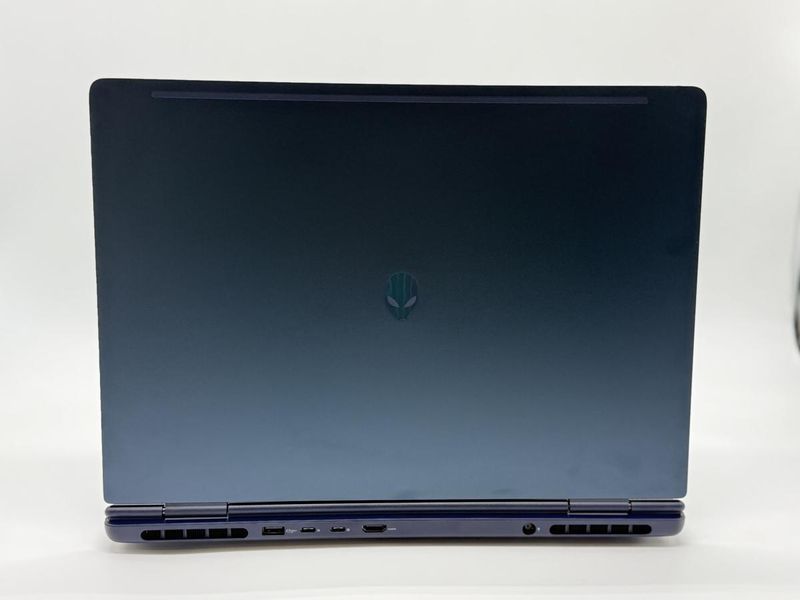 Фото Ноутбук Alienware 16 Avrora 15,6" 2K IPS (2560 x 1600) 120 Гц Intel&reg; Core&trade; 7 240H (2,5 GHz up to 5,2 GHz) 10 ядер 16 потоків DDR5 32 GB SSD 1 TB Intel&reg; Graphics + Nvidia RTX 5060 8GB (GDDR7)  jdncksdbckacbl,