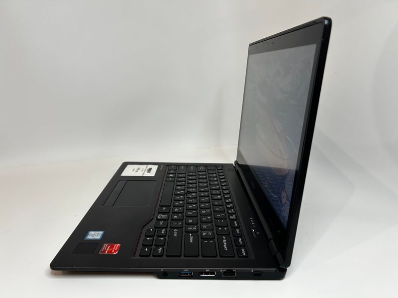 Фото Ноутбук Fujitsu Lifebook U747 14" сенсорний HD TN (1366*768) IntelCore i5-7&reg;300U (2,6 GHz up to 3,5 GHz) 2 ядра 4 потоки DDR4 8 GB SSD 128 GB Intel&reg;HD Graphics 620 (Вживаний) DS1H003567,
