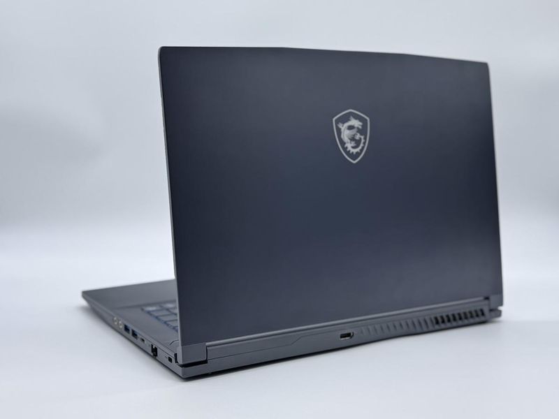 Фото MSI Thin 15 15.6 FHD IPS (1920*1080) 144Hz Intel&reg;Core i5-13420H (3,4 GHz up to 4,6 GHz) 8 ядер 12 потоків DDR4 16 GB SSD 128 GB NVIDIA GeForce RTX 3050 4GB ( Вживаний ) K2403N0182301,