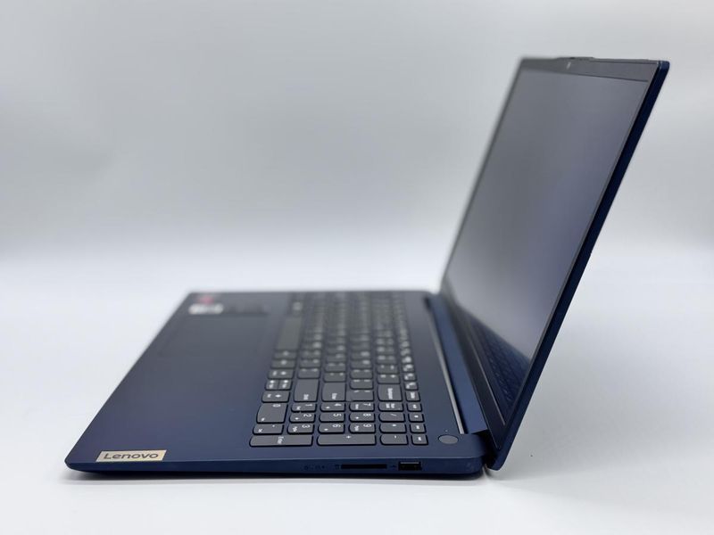 Фото Ноутбук Lenovo IdeaPad 1 15AMN7 15.6" FHD IPS (1920&times;1080) AMD Ryzen&trade; 3 7320U (2,4 GHz up to 4,1 GHz) 4 ядра 8 потоків DDR5 8 GB SSD 256 GB AMD Radeon&trade; 610M (Вживаний) MP2EN4BS,