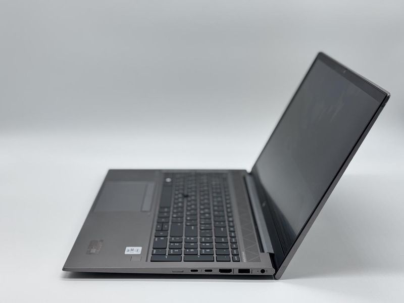 Фото Ноутбук HP ZBook Firefly 15 G7 15.6 FHD IPS (1920*1080) Intel&reg;Core i7-10810U (1,1 GHz up to 4,9 GHz) 6 ядер 12 потоків DDR4 16 GB SSD 512 GB NVIDIA Quadro P520 4 GB ( Вживаний ) 5CG1221YJL-06,