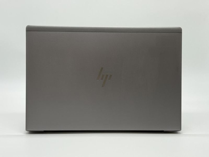 Фото Ноутбук HP ZBook 15U G5 15.6 FHD IPS (1920*1080) Intel&reg; Core&trade; i5-8250U (1,6 GHz up to 3,4 GHz) 4 ядра 8 потоків DDR4 32 GB SSD 128 GB Intel&reg; UHD Graphics 620 + AMD Radeon Pro WX 3100 2 GB ( Вживаний ) 5CG9322RFX-1,