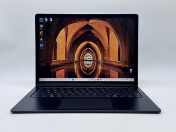 Фото Ноутбук Microsoft Surface Laptop 4 13,5" Сенсорний 2K (2256&times;1504)  Intel&reg; Core&trade; i7-1185G7 (3,0 GHz up to 4,8 GHz) 4 ядра 8 потоків LPDDR4x 16 GB SSD 256 GB Intel&reg; Iris&reg; Xe Graphics (Вживаний) 30065721757-1,