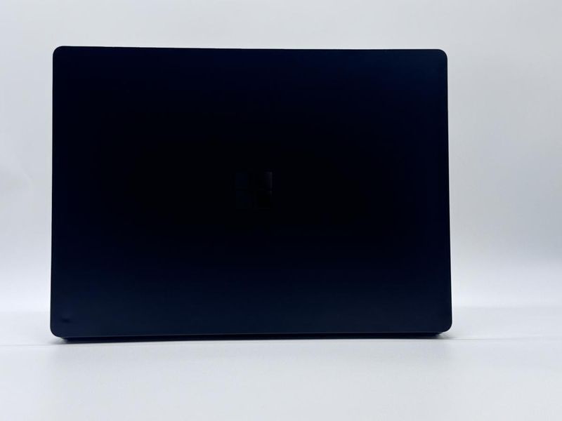 Фото Ноутбук Microsoft Surface Laptop 4 13,5" Сенсорний 2K (2256&times;1504)  Intel&reg; Core&trade; i7-1185G7 (3,0 GHz up to 4,8 GHz) 4 ядра 8 потоків LPDDR4x 16 GB SSD 256 GB Intel&reg; Iris&reg; Xe Graphics (Вживаний) 30065721757-1,