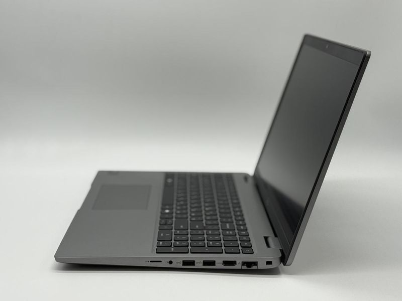 Фото Ноутбук Dell Latitude 5550 15,6" FHD IPS (1920*1080) Intel&reg; Core Ultra 5 135U (2,1 GHz up to 4,4 GHz) 12 ядер 14 потоків DDR5 16 GB SSD 256 GB Intel&reg; Graphics 7JR3J64,