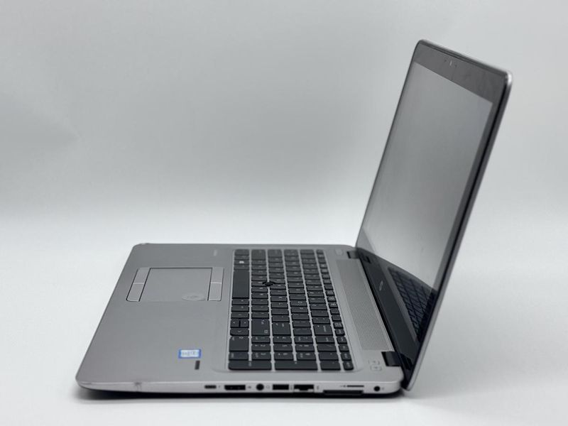 Фото Ноутбук HP ZBook 17 G3 17,3" FHD IPS (1920*1080) Intel&reg; Core&trade; i5-6440HQ (2,6 GHz up to 3,5 GHz) 4 ядра 4 потоки DDR4 16 GB SSD 240 GB Intel HD Graphics 530 + NVIDIA Quadro M1000M 2 GB (Вживаний) CND7432BJ9,