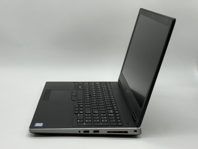 Фото Ноутбук Dell Precision 7530 15.6" FHD IPS Intel&reg; Core&trade; i7-8850H (2,6 GHz up to 4,3 GHz) 6 ядер 12 потоків DDR4 16 GB SSD 512 GB Intel&reg; UHD Graphics 630 + Nvidia Quadro P2000 4 GB ( Вживаний ) 84S80R2-1,