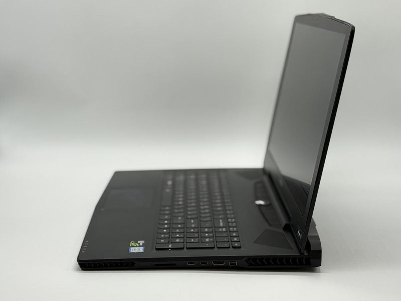 Фото Ноутбук Gigabyte Aorus X7 V7 17.3" (2560*1440) 120Гц Intel&reg; Core&trade; i7-7820HK (2,9 GHz up to 3,9 GHz) 4 ядра 8 потоків DDR4 32 GB SSD 512 GB NVIDIA GTX 1070 8 GB ( Вживаний ) HH8002911A0002,