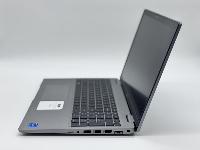 Фото Ноутбук Dell Precision 3560 15.6 FHD IPS (1920*1080) Intel&reg;Core i7-1165G7 (2,8 GHz up to 4,7 GHz) 4 ядра 8 потоків DDR4 8 GB SSD 128 GB NVIDIA Quadro T500 2 GB ( Вживаний ) DXT5NG3,