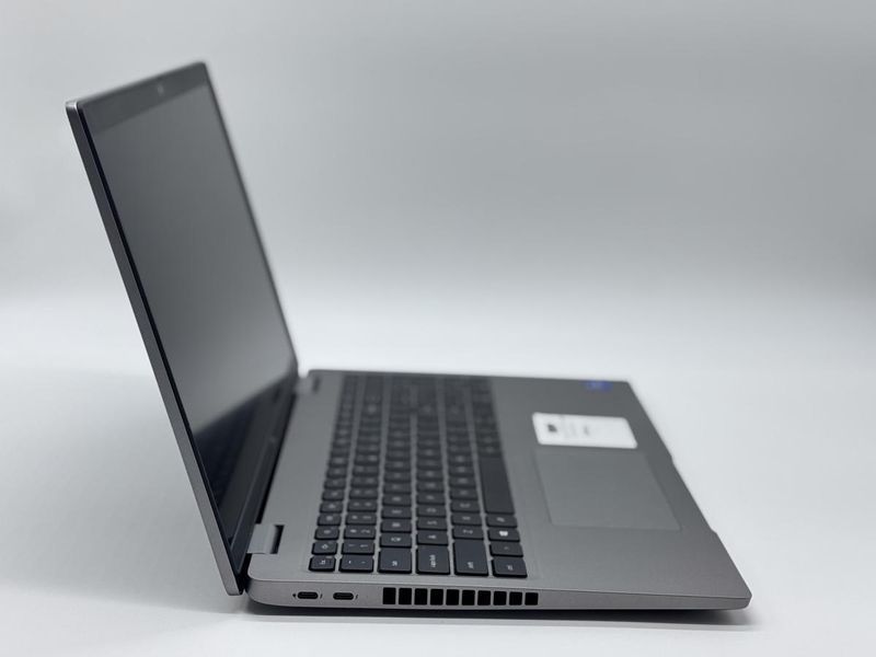 Фото Ноутбук Dell Precision 3560 15.6 FHD IPS (1920*1080) Intel&reg;Core i7-1165G7 (2,8 GHz up to 4,7 GHz) 4 ядра 8 потоків DDR4 8 GB SSD 128 GB NVIDIA Quadro T500 2 GB ( Вживаний ) DXT5NG3,