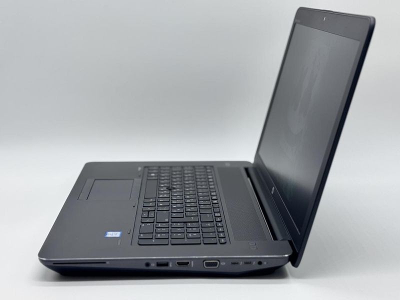 Фото Ноутбук HP ZBook 17 G4 17.3 FHD IPS (1920*1080) Intel&reg;Core i7-7820HQ (2,9 GHz up to 3,9 GHz) 4 ядра 8 потоків DDR4 32 GB SSD 512 GB Intel&reg;HD Graphics 630 + Nvidia Quadro P5000 16GB ( Вживаний ) CND8452VBR,