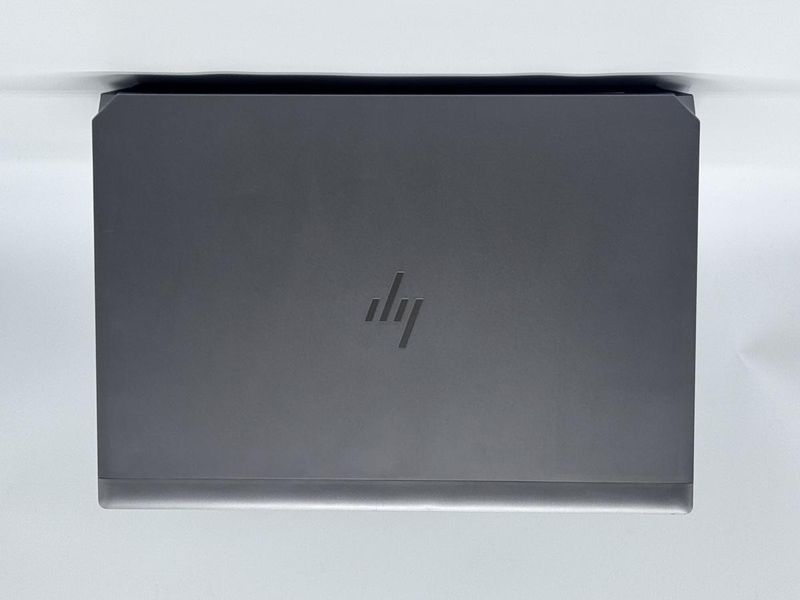 Фото Ноутбук HP ZBook 15 G6 15.6 FHD IPS (1920*1080) Intel&reg;Core i5-9300H (2,4 GHz up to 4,1 GHz) 4 ядра 8 потоків DDR4 16 GB SSD 128 GB Nvidia Quadro T1000 4 GB ( Вживаний ) 2ТK024P4T,