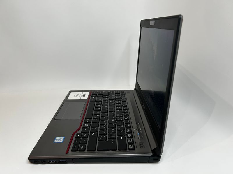 Фото Ноутбук Fujitsu Lifebook E736 13,3" HD TN (1366*768) Intel&reg;Core i5-6200U (2,3 GHz up to 2,8 GHz) 2 ядра 4 потоки DDR4 8 GB SSD 128 GB Intel&reg;HD Graphics 520 (Вживаний) DSEQ016054,
